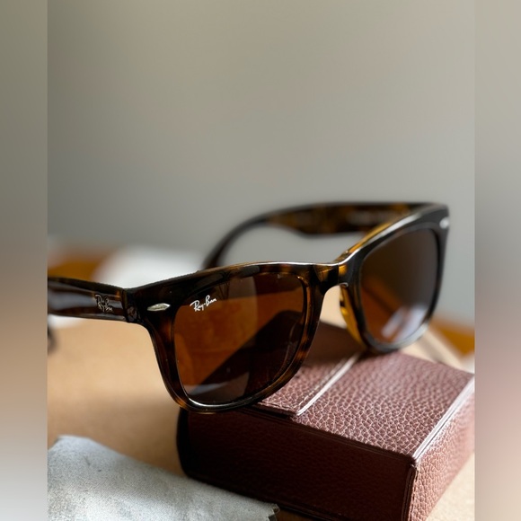 Rayban WAYFARER SUNGLASSES FOLDING CLASSIC
Light Havana Brown Classic G-15 - Picture 5 of 16